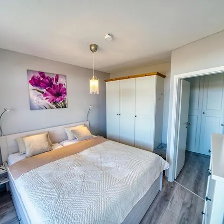 - Haus D, App 0d0307 Appartement
