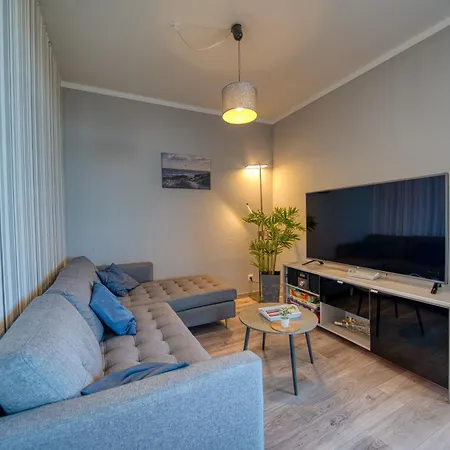 - Haus D, App 0d0307 *
